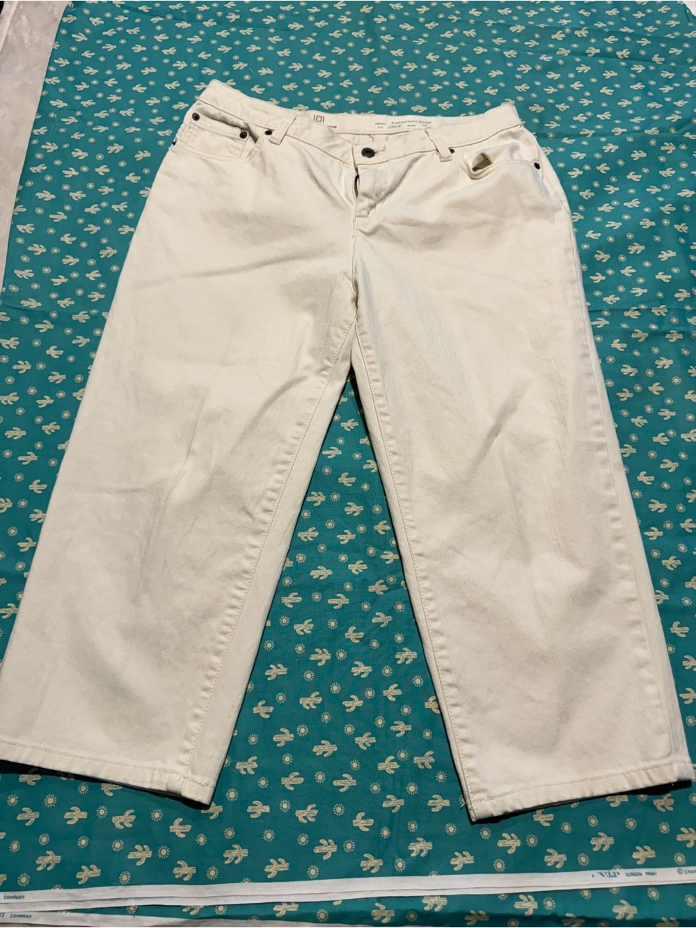 Liz Claiborne Mid Rise Everyday Ease Crop Cream Wide Leg Denim Jeans Women Sz 10